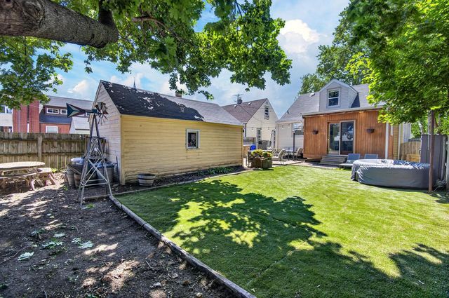 7413 32nd AVENUE, Kenosha, WI 53142