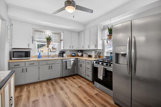 7413 32nd AVENUE, Kenosha, WI 53142