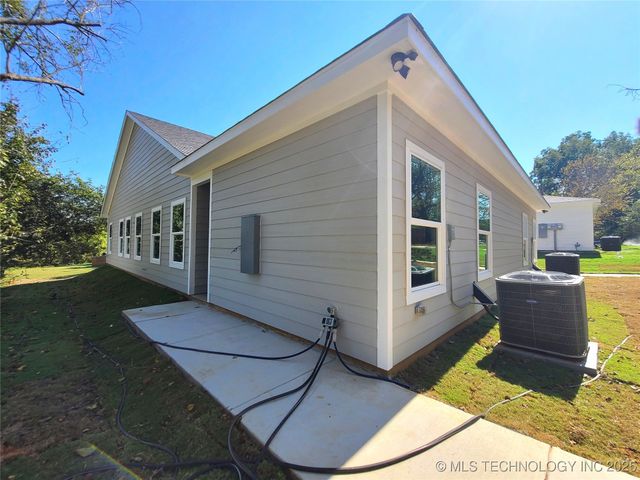 513 NE 5th Avenue, Durant, OK 74701