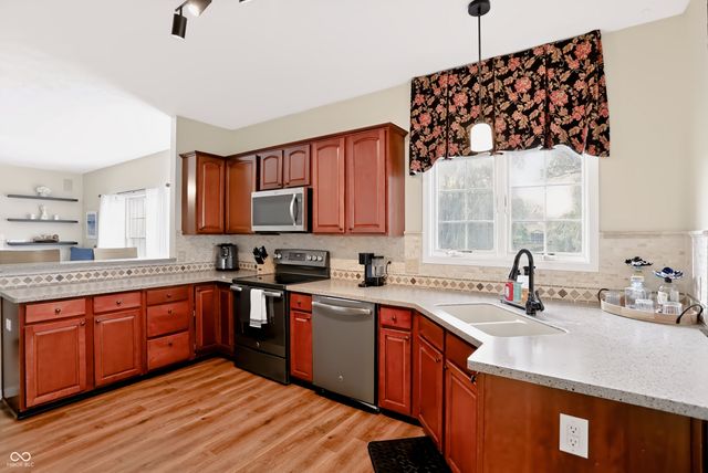 7253 Shag Oak Drive, Noblesville, IN 46062