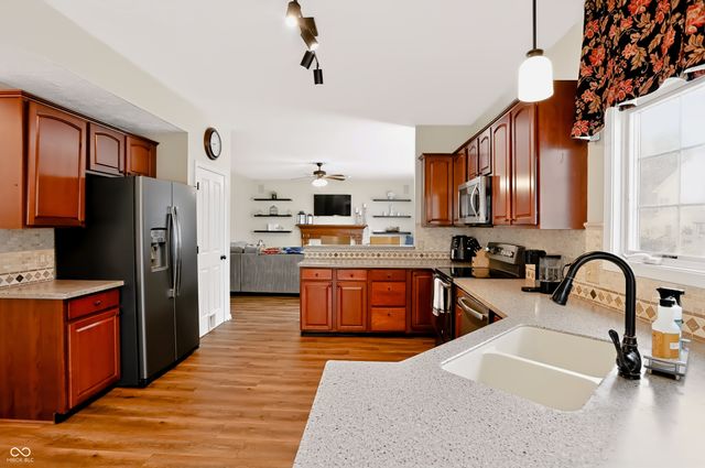 7253 Shag Oak Drive, Noblesville, IN 46062