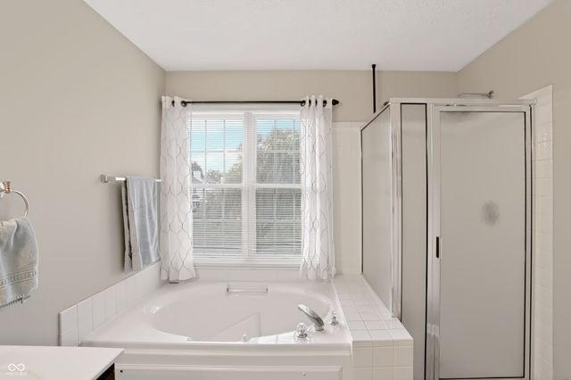 7253 Shag Oak Drive, Noblesville, IN 46062