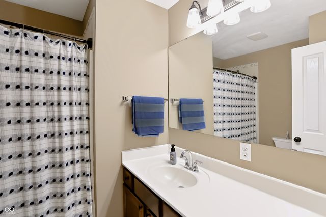 7253 Shag Oak Drive, Noblesville, IN 46062