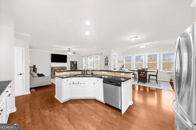 7227 Lake Sterling Boulevard, Flowery Branch, GA 30542