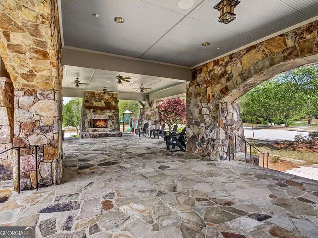 7227 Lake Sterling Boulevard, Flowery Branch, GA 30542