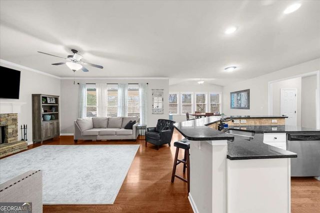 7227 Lake Sterling Boulevard, Flowery Branch, GA 30542