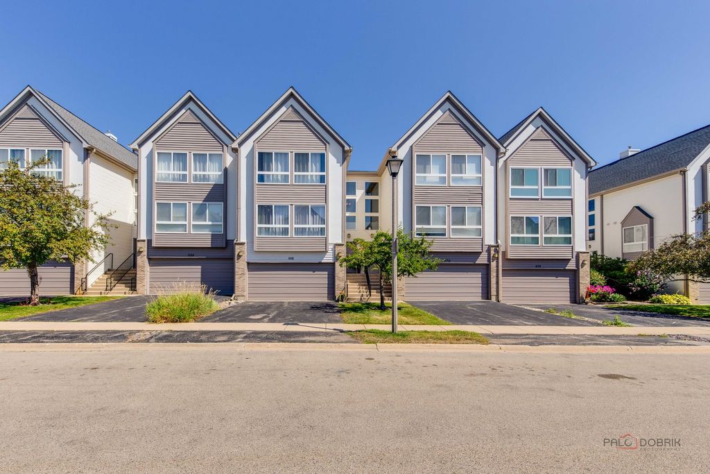668 E Fountainview Drive, Mundelein, IL 60060 — exterior