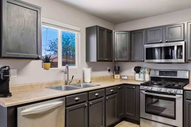 2521 Clear Sky Street SW, Los Lunas, NM 87031