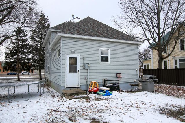 315 Hassan Street SE, Hutchinson, MN 55350