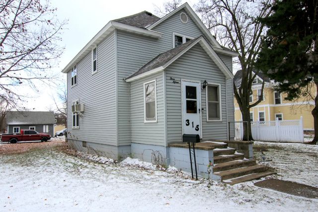 315 Hassan Street SE, Hutchinson, MN 55350