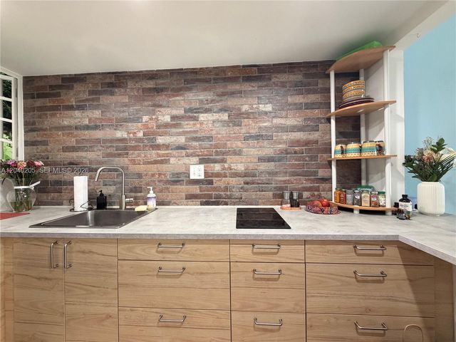 12500 NE 15th Avenue 312, North Miami, FL 33161