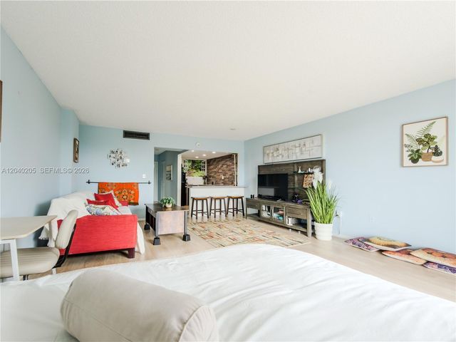 12500 NE 15th Avenue 312, North Miami, FL 33161