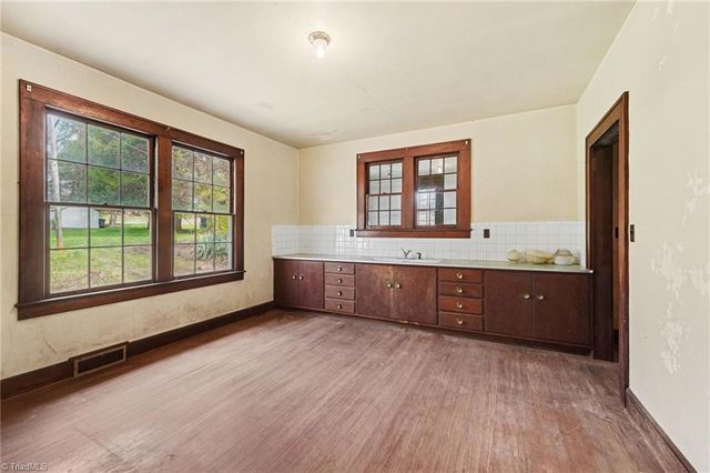 1419 Westbrook Drive, Winston-salem, NC 27103