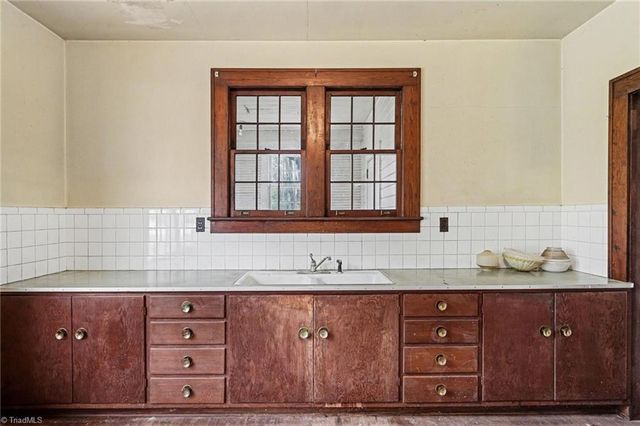 1419 Westbrook Drive, Winston-salem, NC 27103