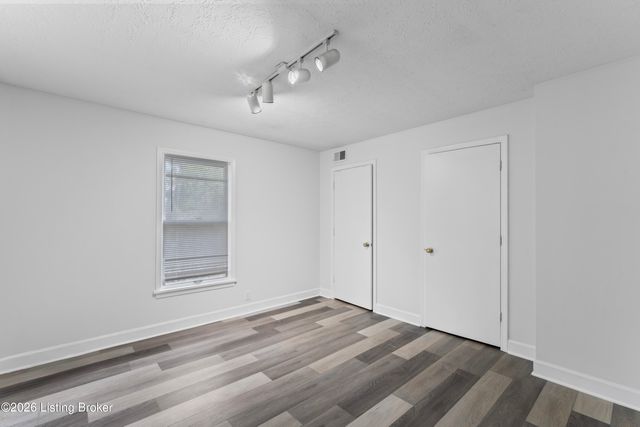 10331 Shelbyville Rd, Louisville, KY 40223