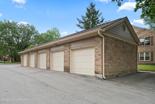 10331 Shelbyville Rd, Louisville, KY 40223