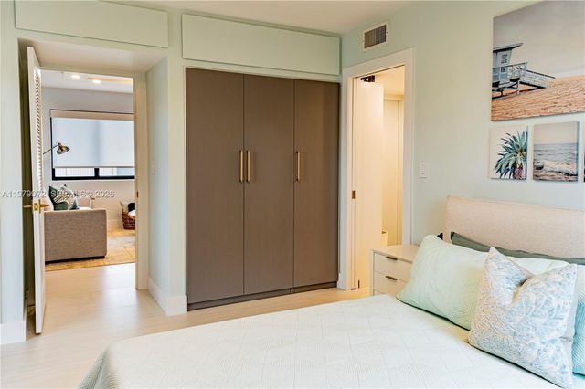 2930 Day Ave PH2N, Miami, FL 33133