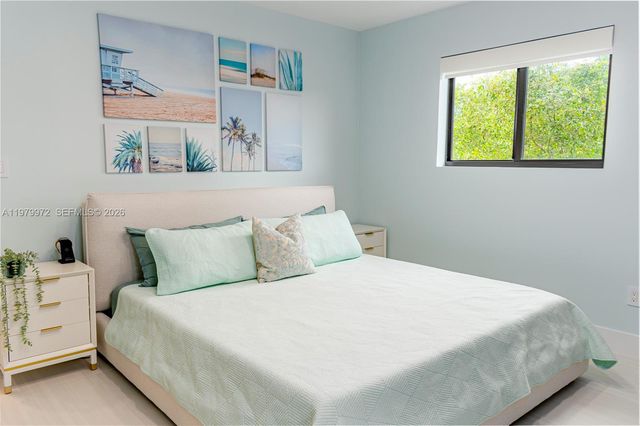 2930 Day Ave PH2N, Miami, FL 33133