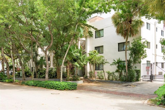 2930 Day Ave PH2N, Miami, FL 33133