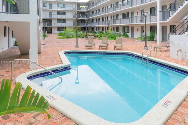 2930 Day Ave PH2N, Miami, FL 33133