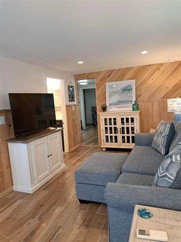 2802 PASS A GRILLE WAY 1, St Petersburg, FL 33706