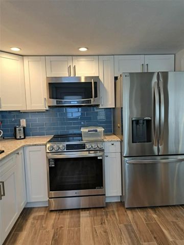 2802 PASS A GRILLE WAY 1, St Petersburg, FL 33706