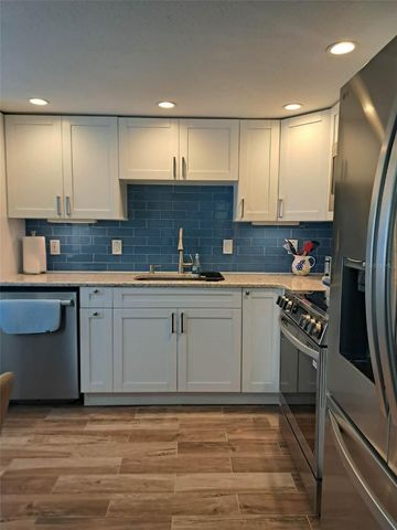 2802 PASS A GRILLE WAY 1, St Petersburg, FL 33706
