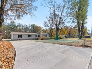 401 Mormon Church Road, Seneca, SC 29678