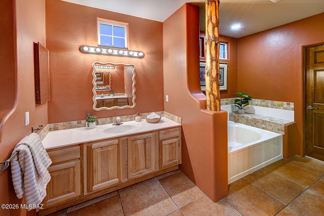 10440 E Roylstons Lane, Tucson, AZ 85747