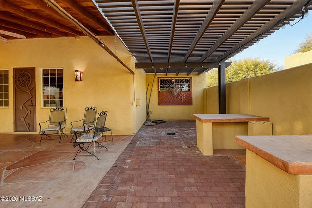 10440 E Roylstons Lane, Tucson, AZ 85747