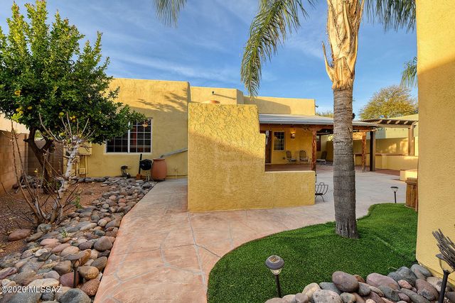 10440 E Roylstons Lane, Tucson, AZ 85747