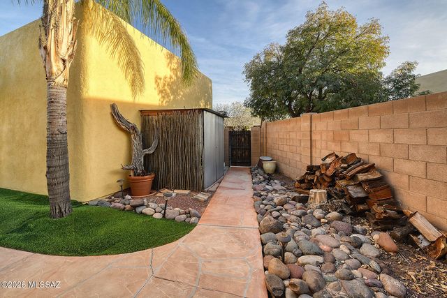10440 E Roylstons Lane, Tucson, AZ 85747