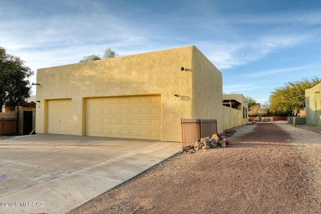 10440 E Roylstons Lane, Tucson, AZ 85747