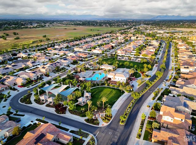 14115 Pemberley Passage Avenue, Bakersfield, CA 93311