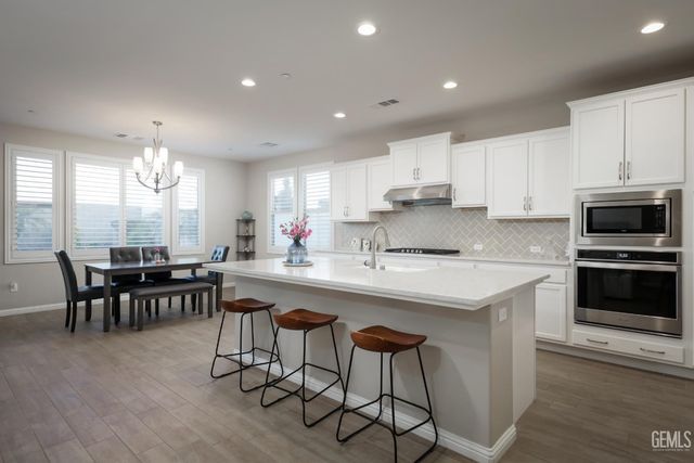 14115 Pemberley Passage Avenue, Bakersfield, CA 93311
