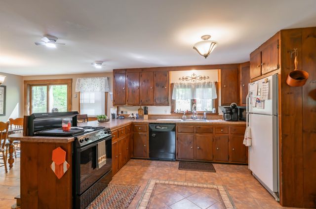 186 Old Bennington Road, Greenfield, NH 03047