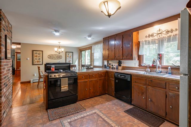 186 Old Bennington Road, Greenfield, NH 03047