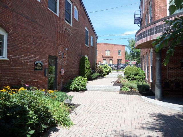 48 Landing Ln Unit 16, Laconia, NH 03246