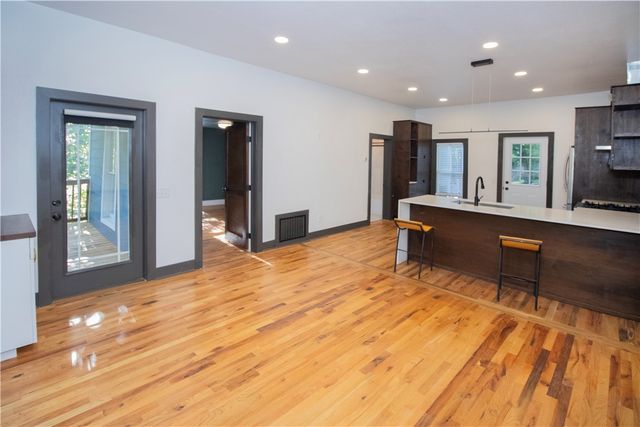 244 E Huntsville Road, Fayetteville, AR 72701