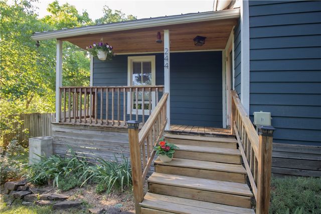 244 E Huntsville Road, Fayetteville, AR 72701