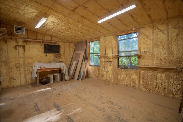 244 E Huntsville Road, Fayetteville, AR 72701