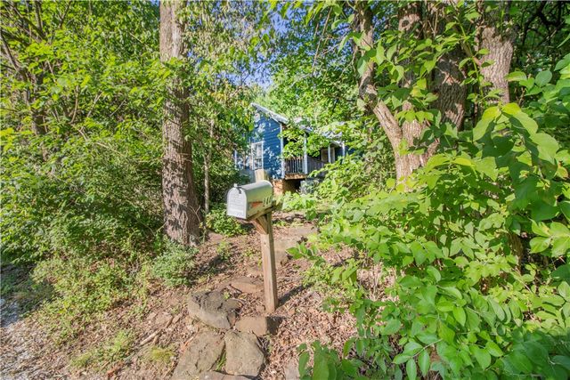244 E Huntsville Road, Fayetteville, AR 72701