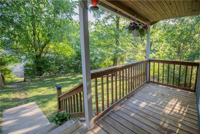 244 E Huntsville Road, Fayetteville, AR 72701