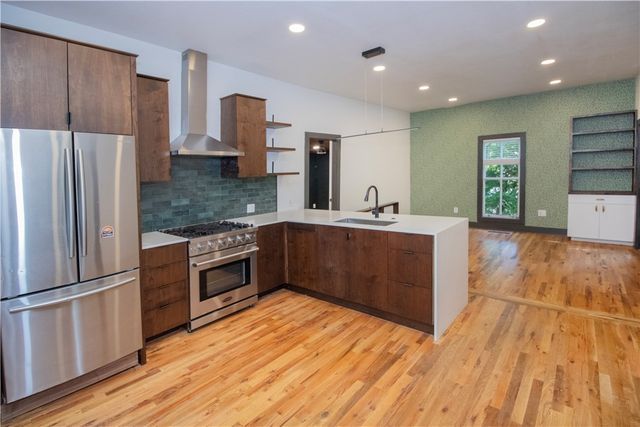 244 E Huntsville Road, Fayetteville, AR 72701