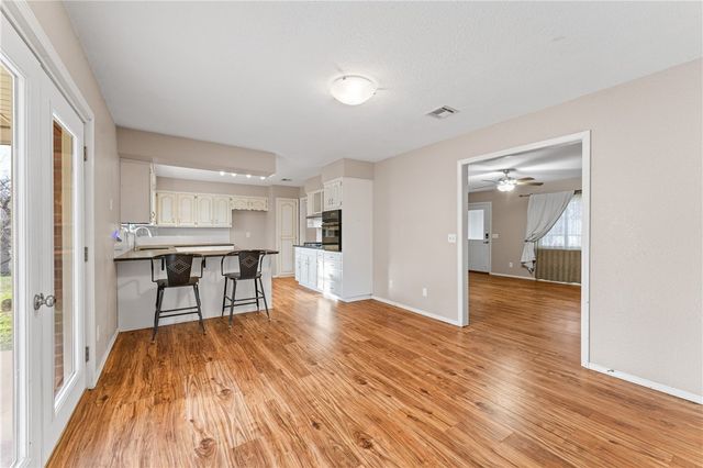 14750 Oakcrest Drive, Siloam Springs, AR 72761