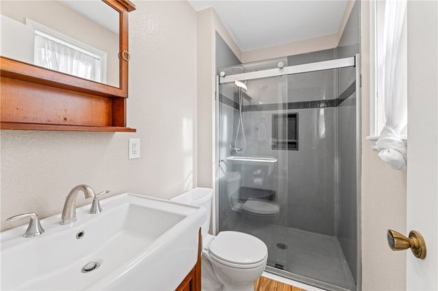 14750 Oakcrest Drive, Siloam Springs, AR 72761