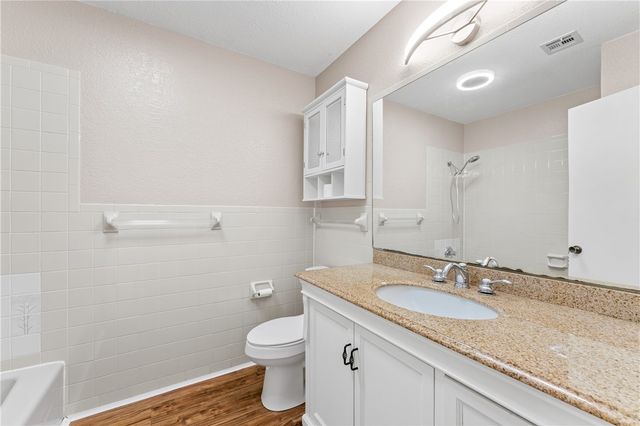 14750 Oakcrest Drive, Siloam Springs, AR 72761