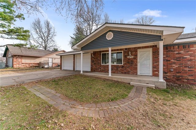 14750 Oakcrest Drive, Siloam Springs, AR 72761