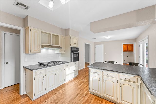 14750 Oakcrest Drive, Siloam Springs, AR 72761