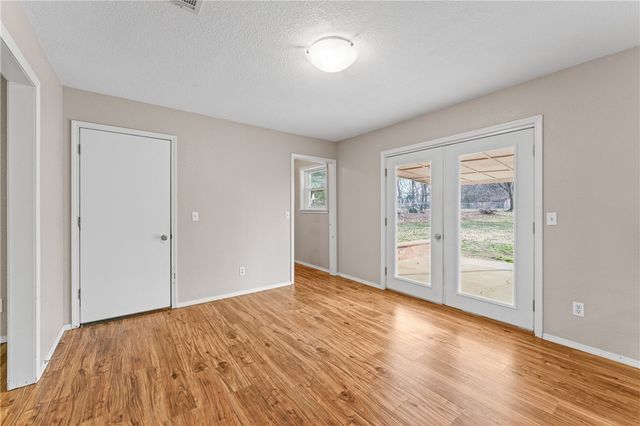 14750 Oakcrest Drive, Siloam Springs, AR 72761